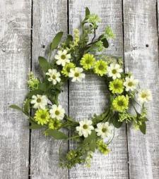 White/Green Daisy Candle Ring 