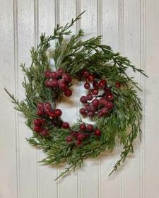 Spruce Berry Candle Ring .