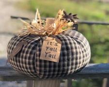 It's Fall Y'all Black Plaid Pumpkin .